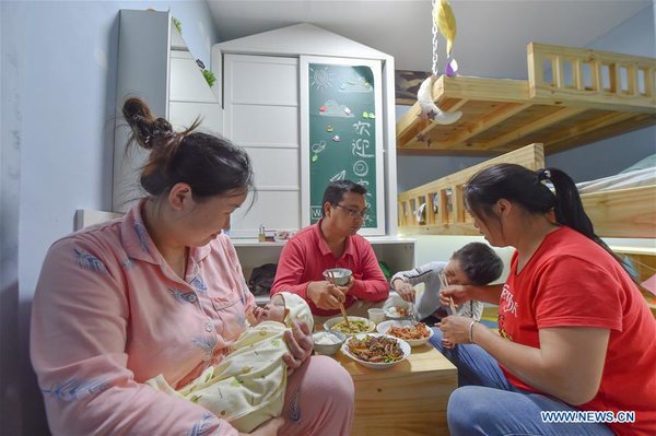 Interior Designer Makes Efforts to Improve Living Conditions of Migrant Workers in Fuzhou Interior Designer Makes Efforts to Improve Living Conditions of Migrant Workers in Fuzhou