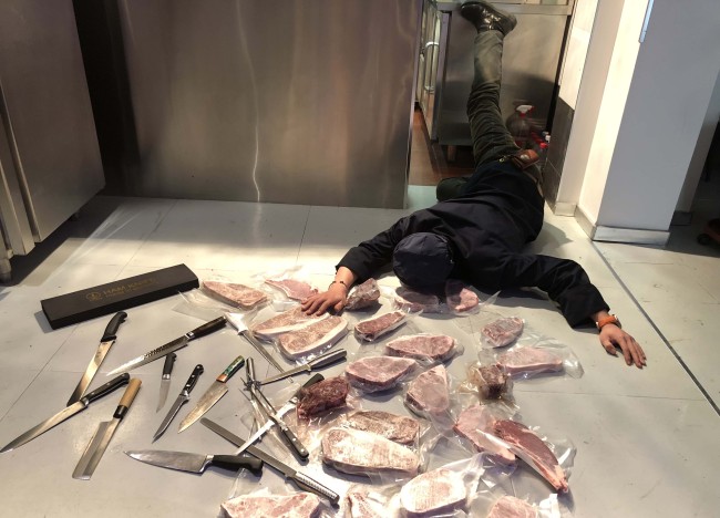 Photos show cooks(厨师 chú shī) taking part in the Falling Stars Challenge. [Photo: VCG]